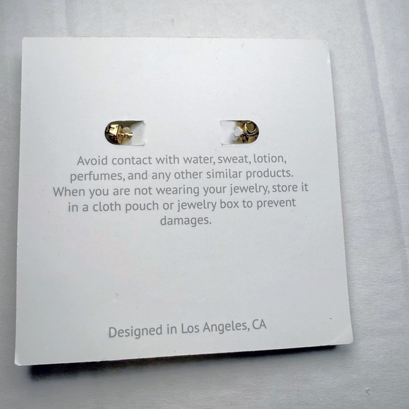 Ettika Gold Loop Earrings with 3 Hearts Romantic Y2K Coquette Feminine Barbicore - Picture 2 of 2